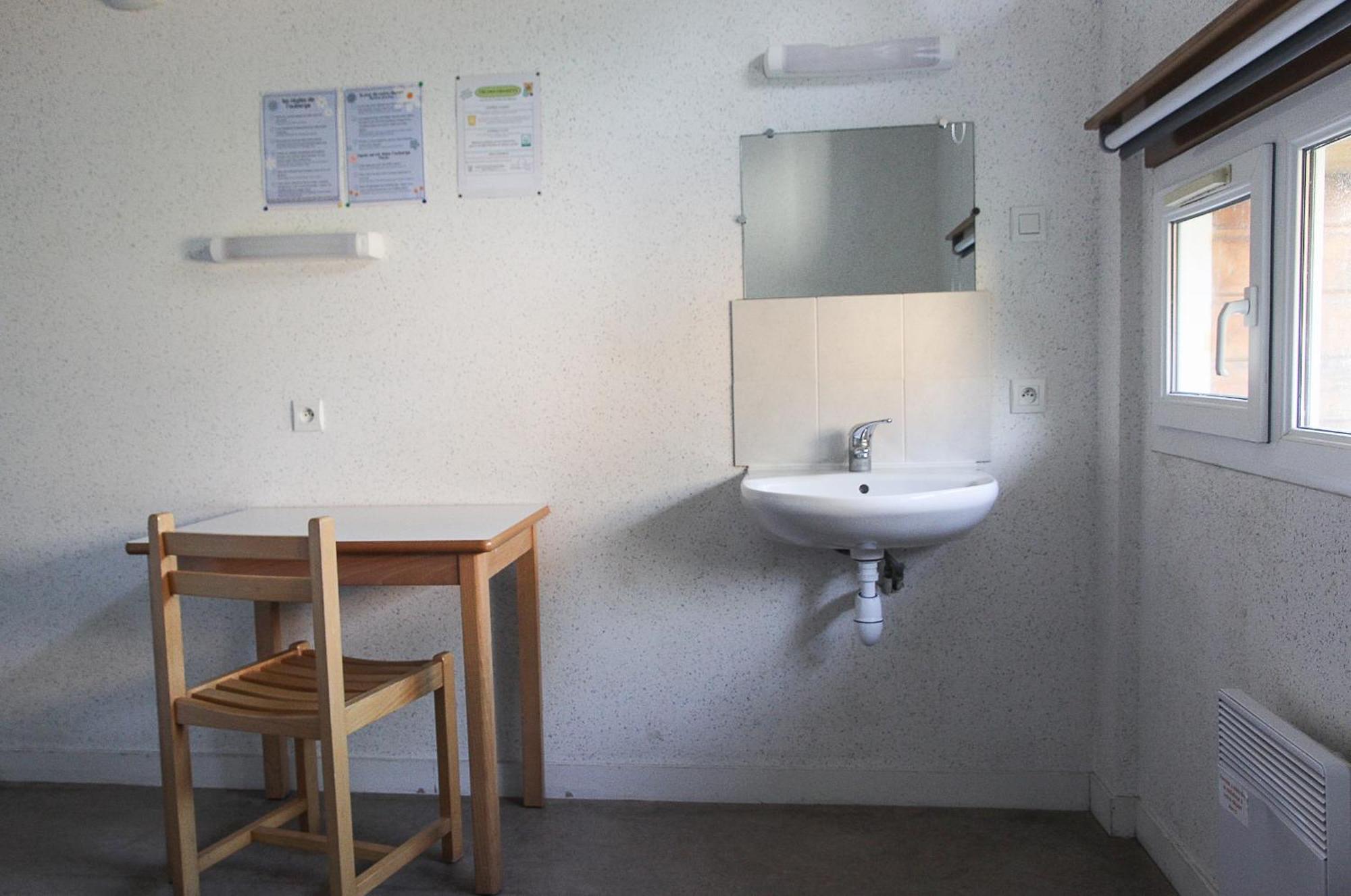 Auberge De Jeunesse Hi Genêts Szoba fotó